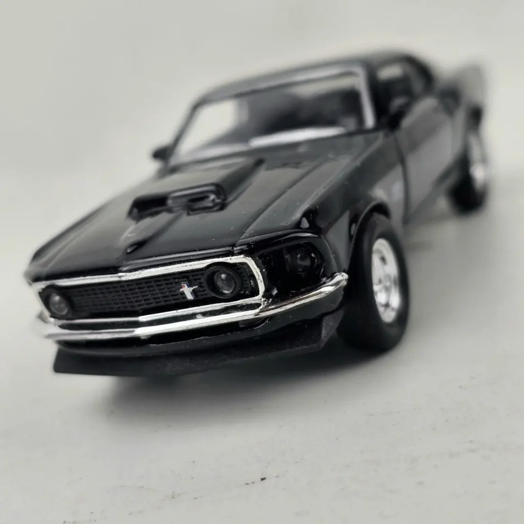 Coche a escala Ford Mustang Boss 302 negro. by Remates Narvaja
