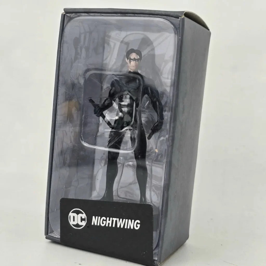 Figura de acción de DC Nightwing en su caja original. by Remates Narvaja
