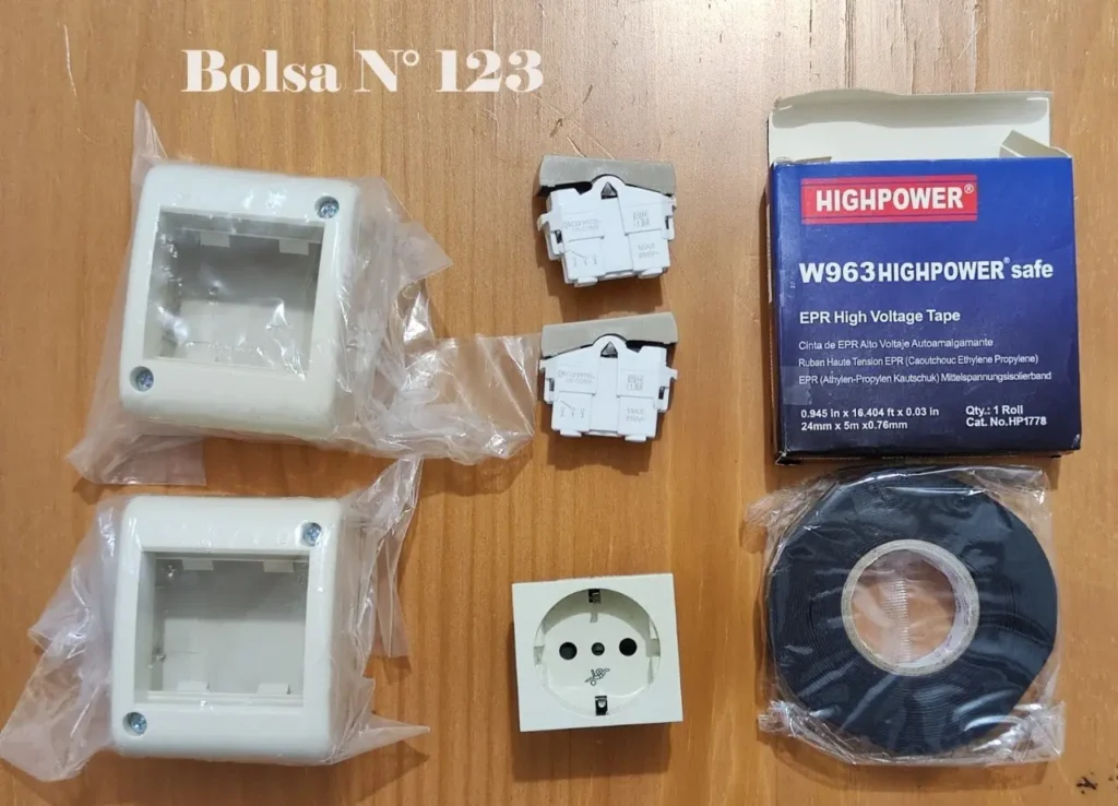 Componentes eléctricos, cajas de superficie, interruptores, toma de corriente Schuko y cinta aislante de alta tensión HIGHPOWER EPR. by Remates Narvaja