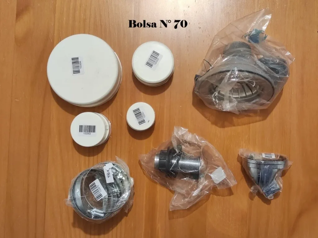 Bolsa N° 70: surtido de accesorios de fontanería que incluye tapones blancos, desagüe de fregadero by Remates Narvaja