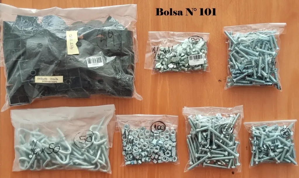 Bolsa N° 101 con kit de ferretería: tornillos, tuercas, pernos, armellas y soportes pl by Remates Narvaja