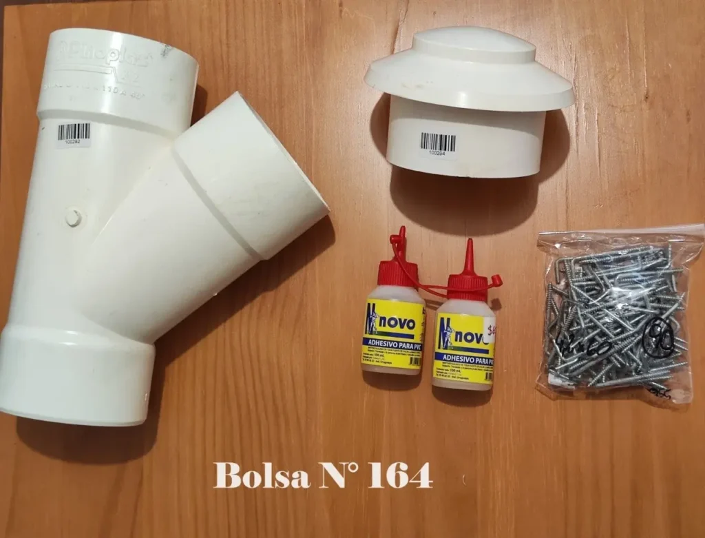 Accesorios de plomería: unión PVC en Y, tapa, adhesivo para PVC y tornillos. by Remates Narvaja