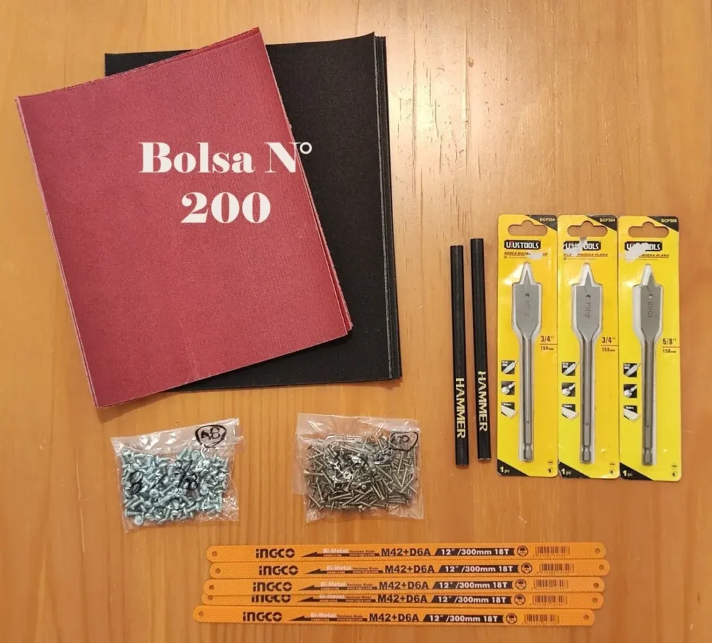 Variedad de herramientas y suministros de ferretería, incluyendo brocas planas UUSTOOLS, hojas de sierra ingco, tornillos, láp by Remates Narvaja