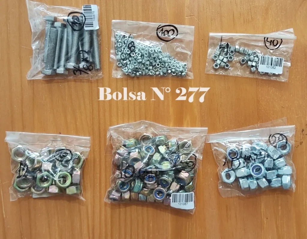 Bolsa N° 277 con surtido de tornillos y tuercas en bolsas plásticas. by Remates Narvaja