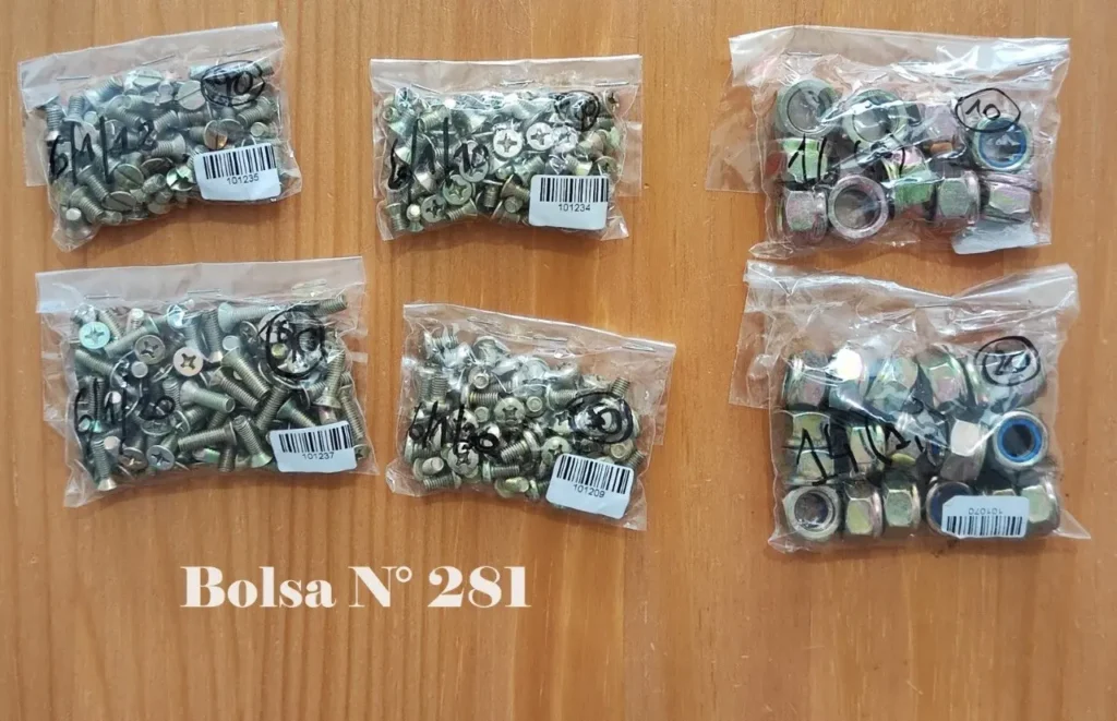 Bolsas con surtido de tornillos y tuercas de ferretería, Bolsa N° 281. by Remates Narvaja