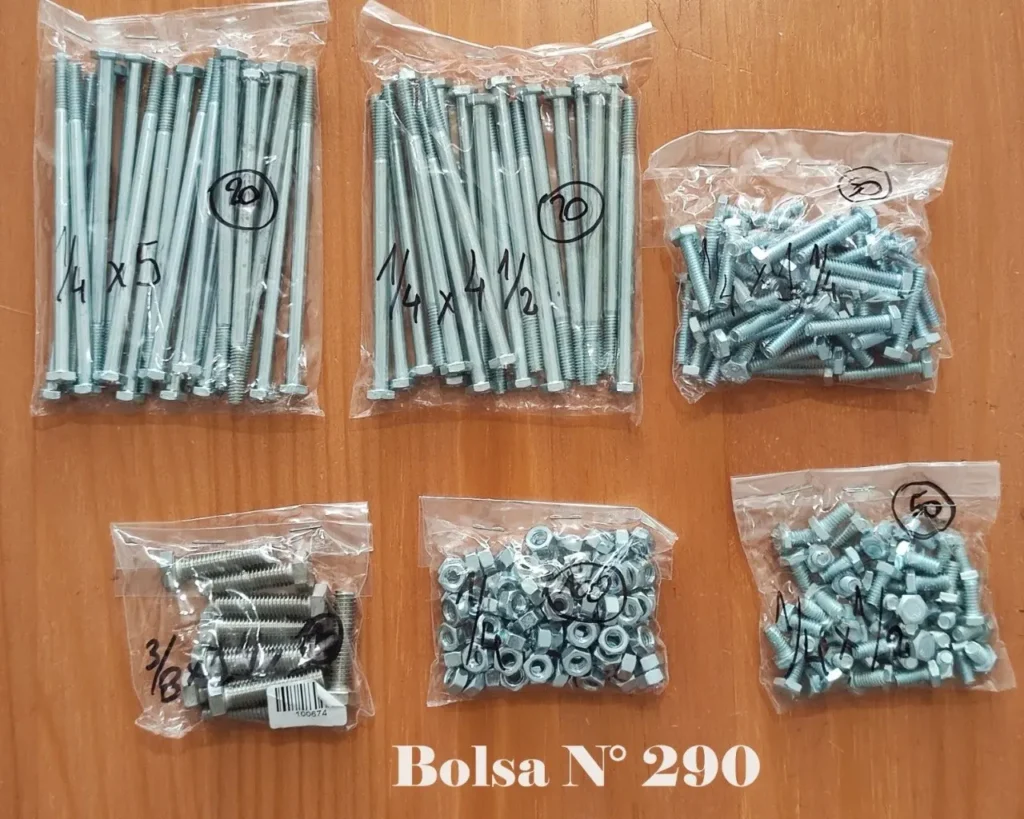Bolsa N° 290 con varias bolsas de pernos y tuercas de diferentes tamaños. by Remates Narvaja