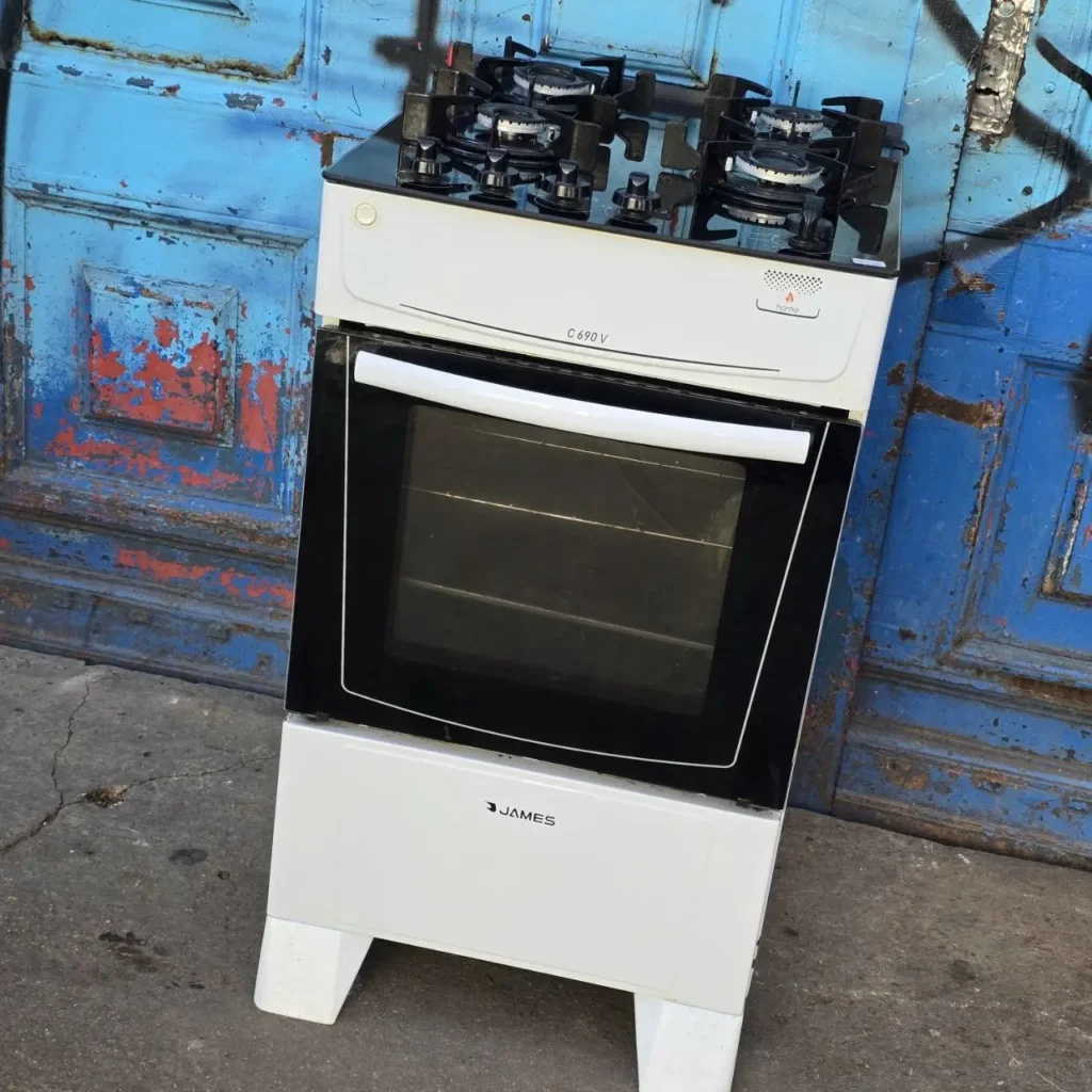 Cocina JAMES C 690 V blanca con horno y encimera de cristal. by Remates Narvaja