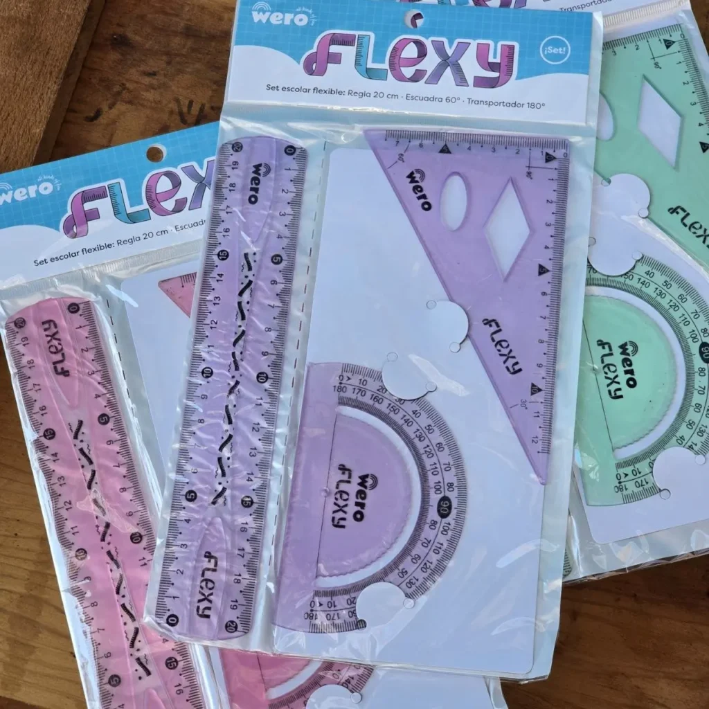 Sets escolares flexibles Wero Flexy con reglas, escuadras y transportadores en colores rosa, morado y verde. by Remates Narvaja