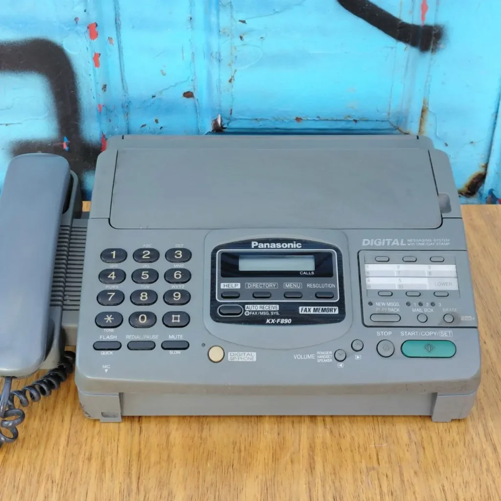 Fax digital Panasonic KX-F890 gris con auricular de teléfono. by Remates Narvaja