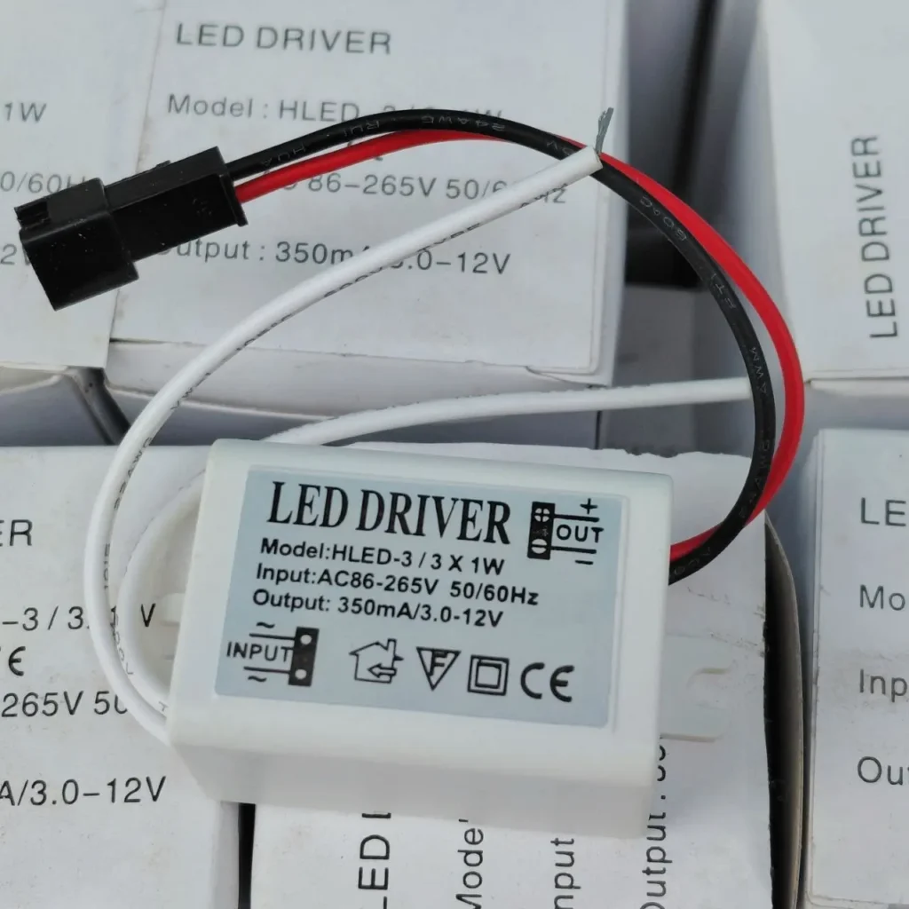 LED driver HLED-3 3x1W con entrada AC86-265V y salida 350mA 3- by Remates Narvaja