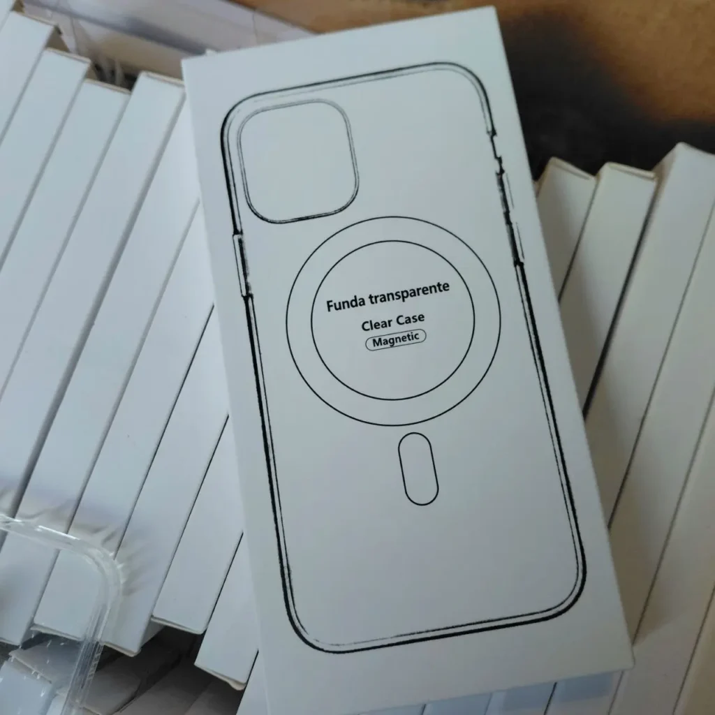 Caja de funda transparente magnética para iPhone. by Remates Narvaja