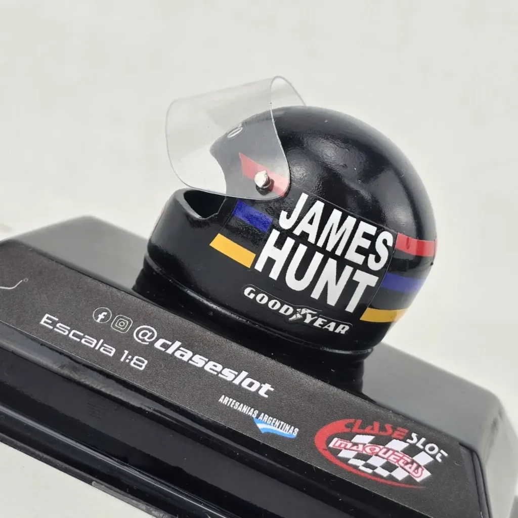Réplica de casco James Hunt F1 escala 1:8 con logo Goodyear. by Remates Narvaja