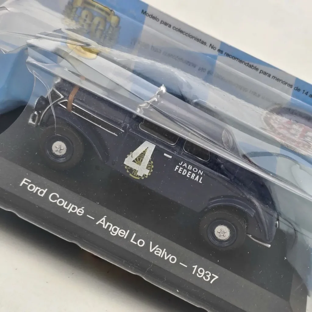 Modelo de Ford Coupé Ángel Lo Valvo 1937 Jabon Federal en su empaque. by Remates Narvaja