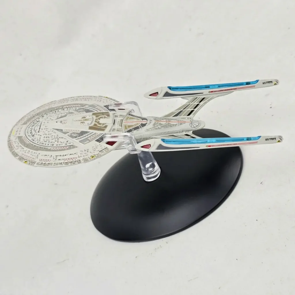 Modelo a escala de la USS Enterprise-D de Star Trek. by Remates Narvaja