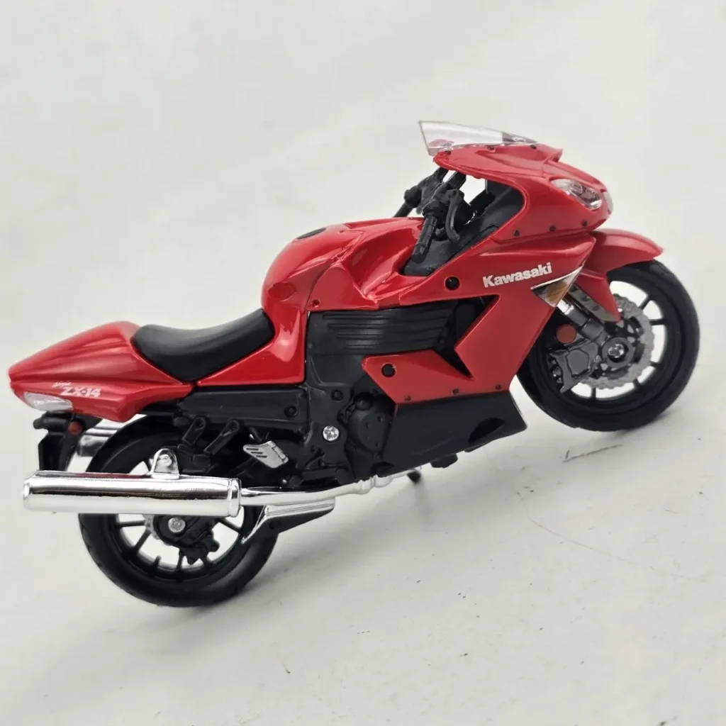 Modelo de motocicleta Kawasaki Ninja ZX-14 roja. by Remates Narvaja