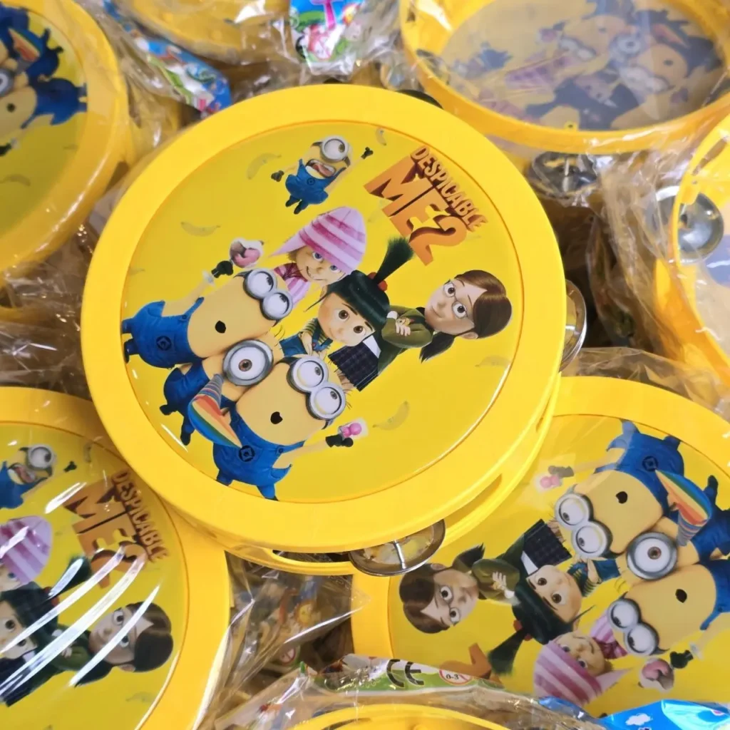 Panderetas amarillas de Minions y Despicable Me 2. by Remates Narvaja