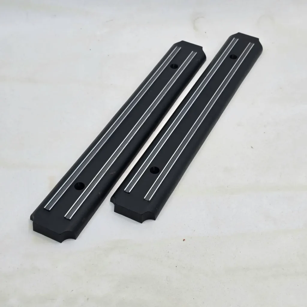 Dos barras magnéticas negras para cuchillos de cocina. by Remates Narvaja