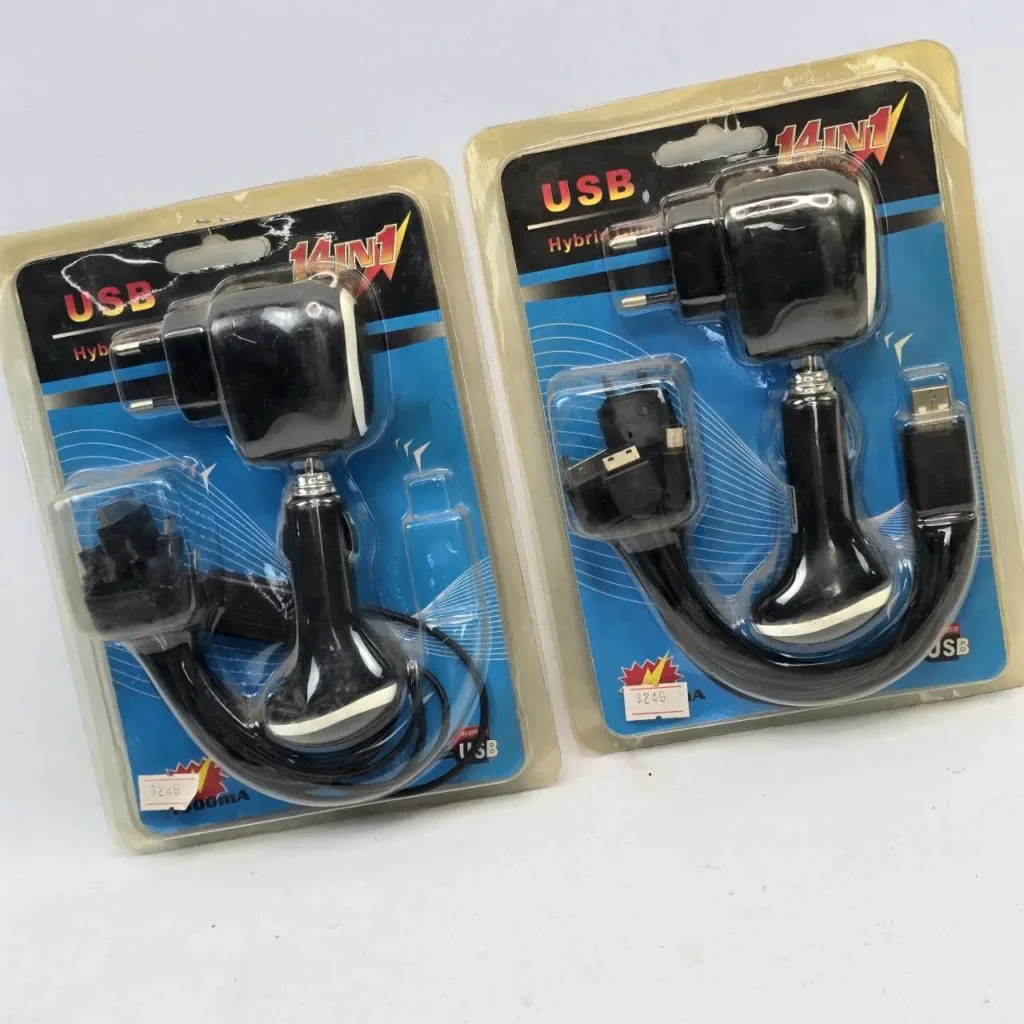 Dos cargadores USB híbridos 14 en 1 con adaptadores de pared y coche. by Remates Narvaja