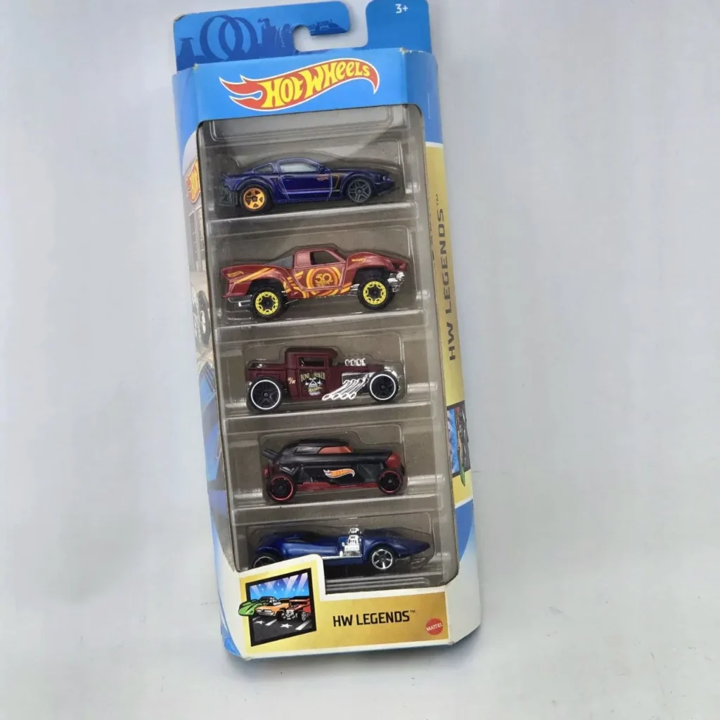 Paquete de 5 coches Hot Wheels HW Legends con varios modelos y colores, incluyendo el Bone Shaker. by Remates Narvaja