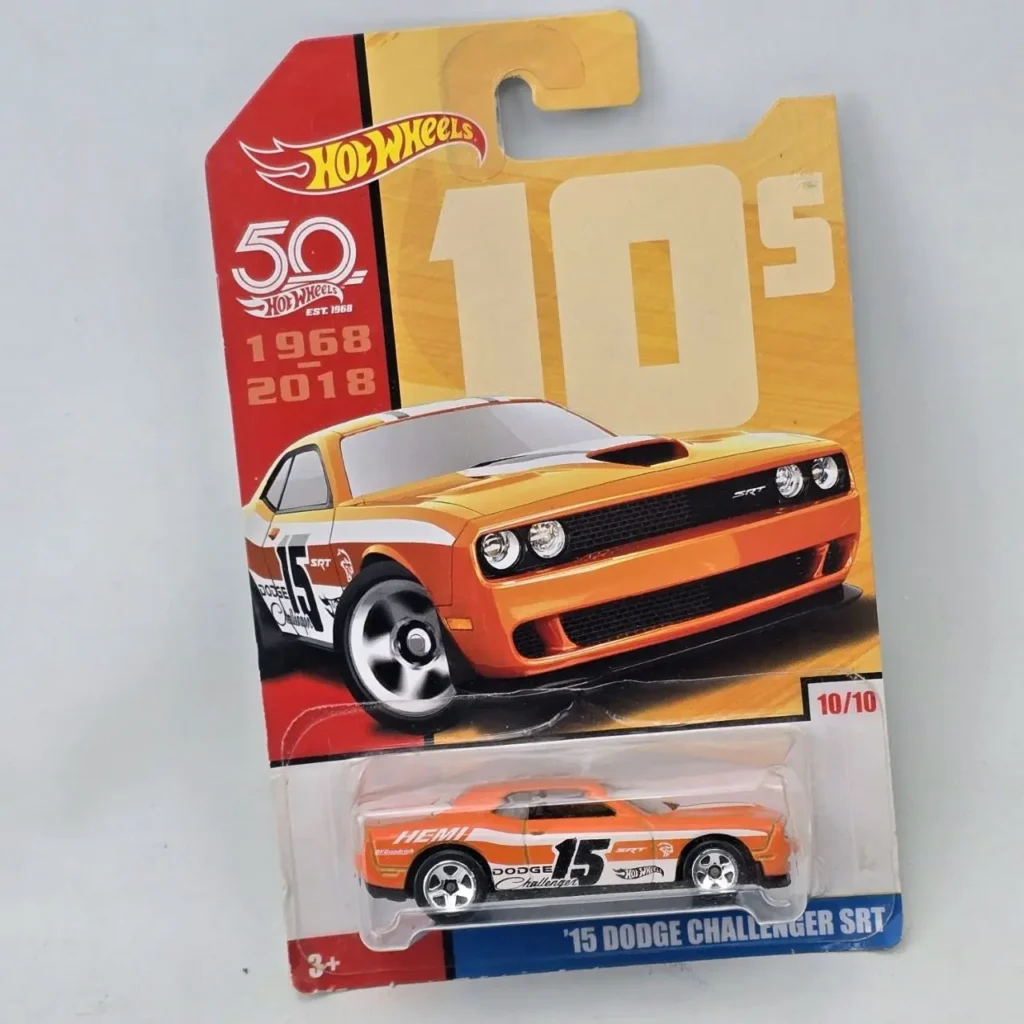 Coche de juguete Hot Wheels 2015 Dodge Challenger SRT naranja, edición 50 aniversario, nuevo en paquete. by Remates Narvaja