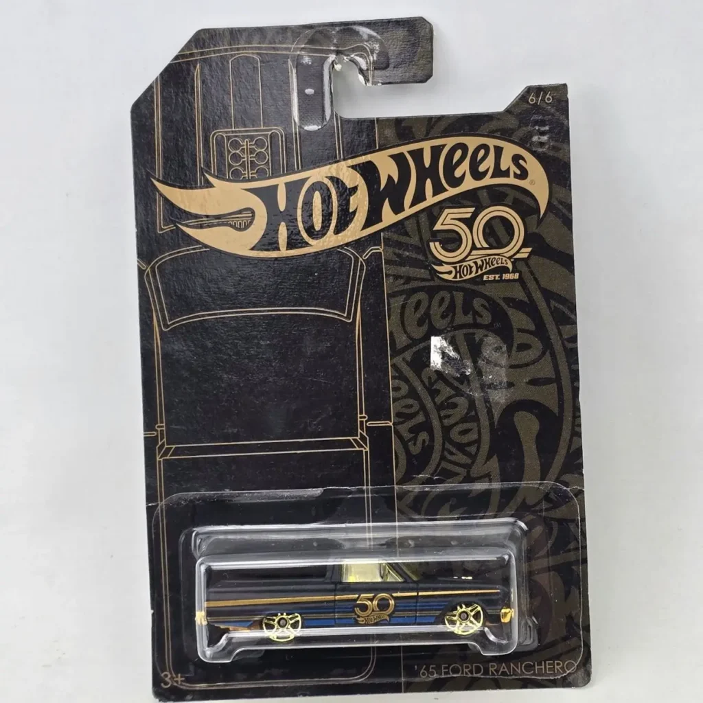 Hot Wheels 50 Aniversario '65 Ford Ranchero, negro y oro, nuevo en empaque. by Remates Narvaja