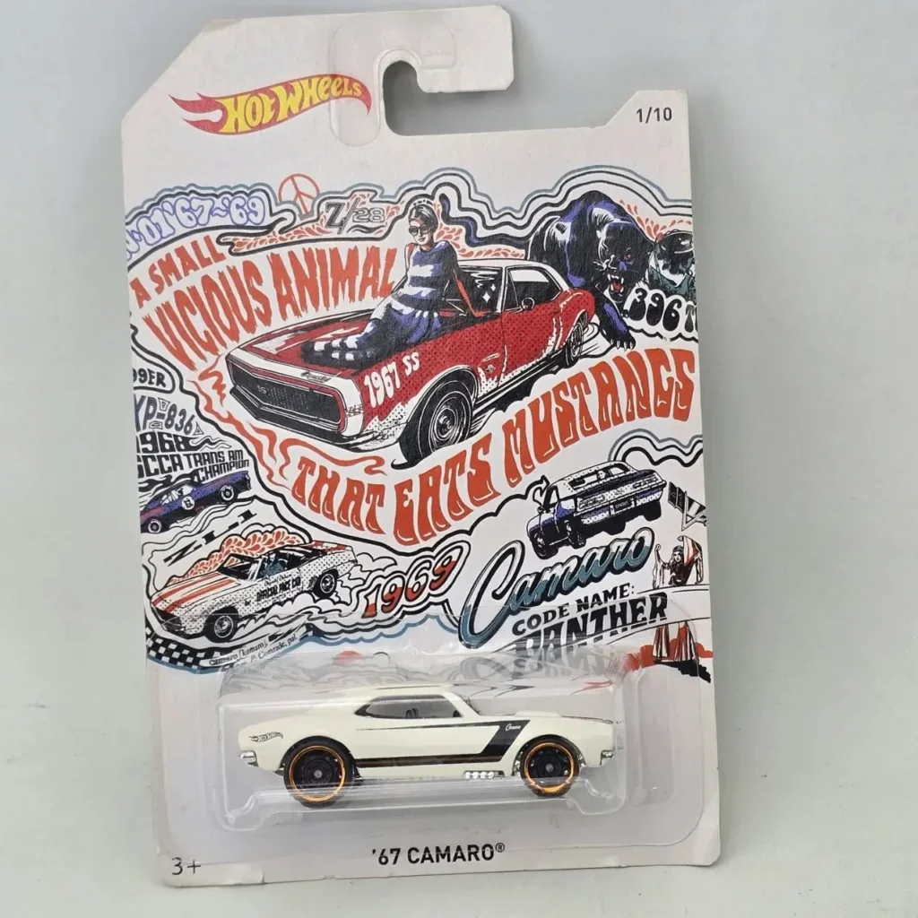 Hot Wheels '67 Camaro blanco en empaque original con arte "A Small Vicious Animal That Eats Mustangs"." by Remates Narvaja