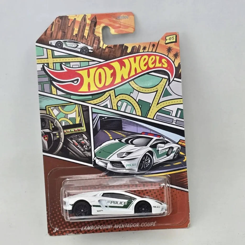 Hot Wheels Lamborghini Aventador Coupe coche de policía blanco GDG44. by Remates Narvaja