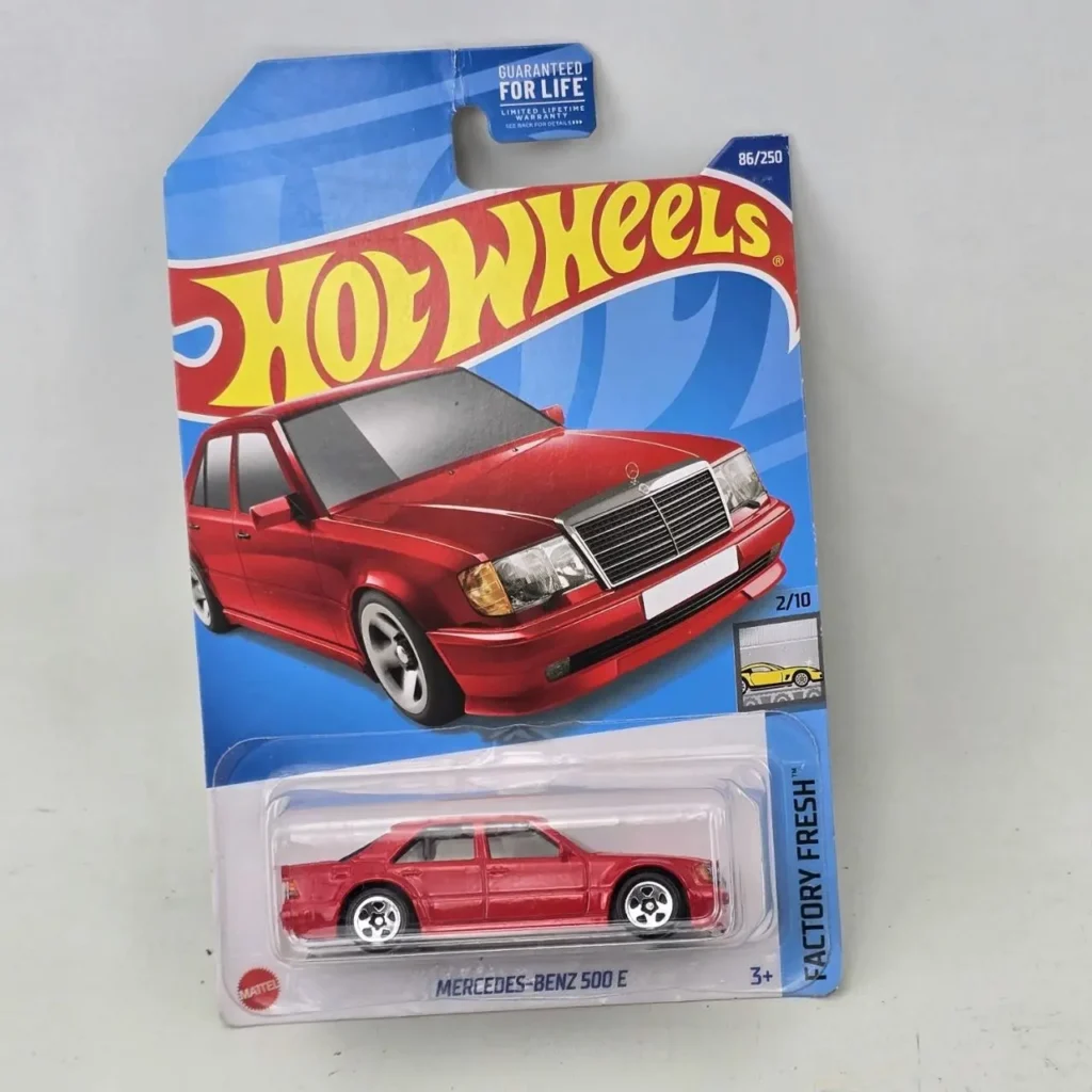 Hot Wheels Mercedes-Benz 500 E rojo en su empaque original. by Remates Narvaja