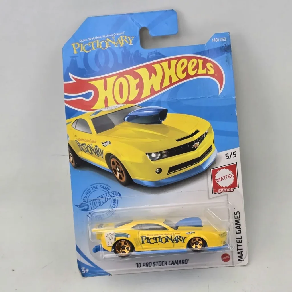Hot Wheels Pictionary '10 Pro Stock Camaro amarillo en paquete. by Remates Narvaja