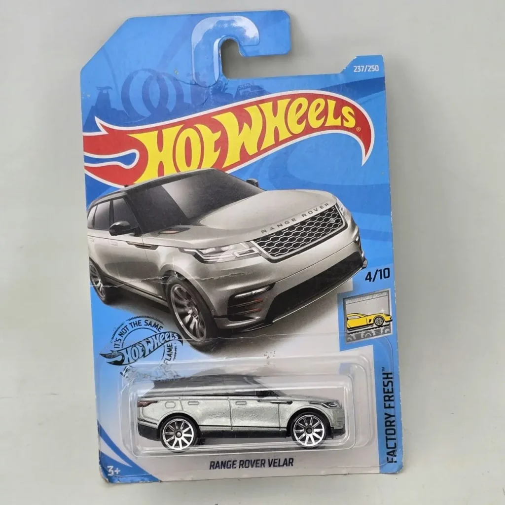 Hot Wheels Range Rover Velar plateado, serie Factory Fresh. by Remates Narvaja