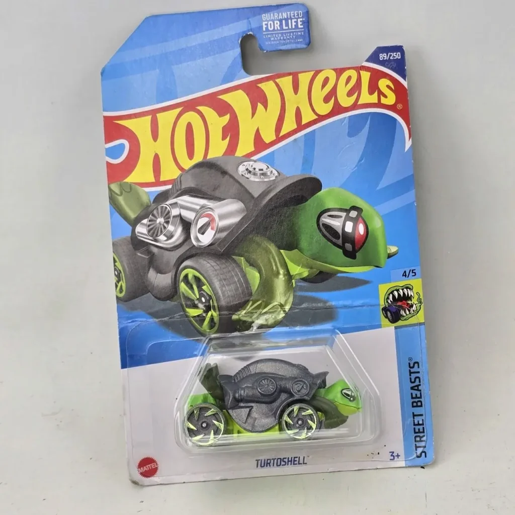 Hot Wheels Turtoshell coche diecast verde y negro en empaque, serie Street Beasts 89/250. by Remates Narvaja