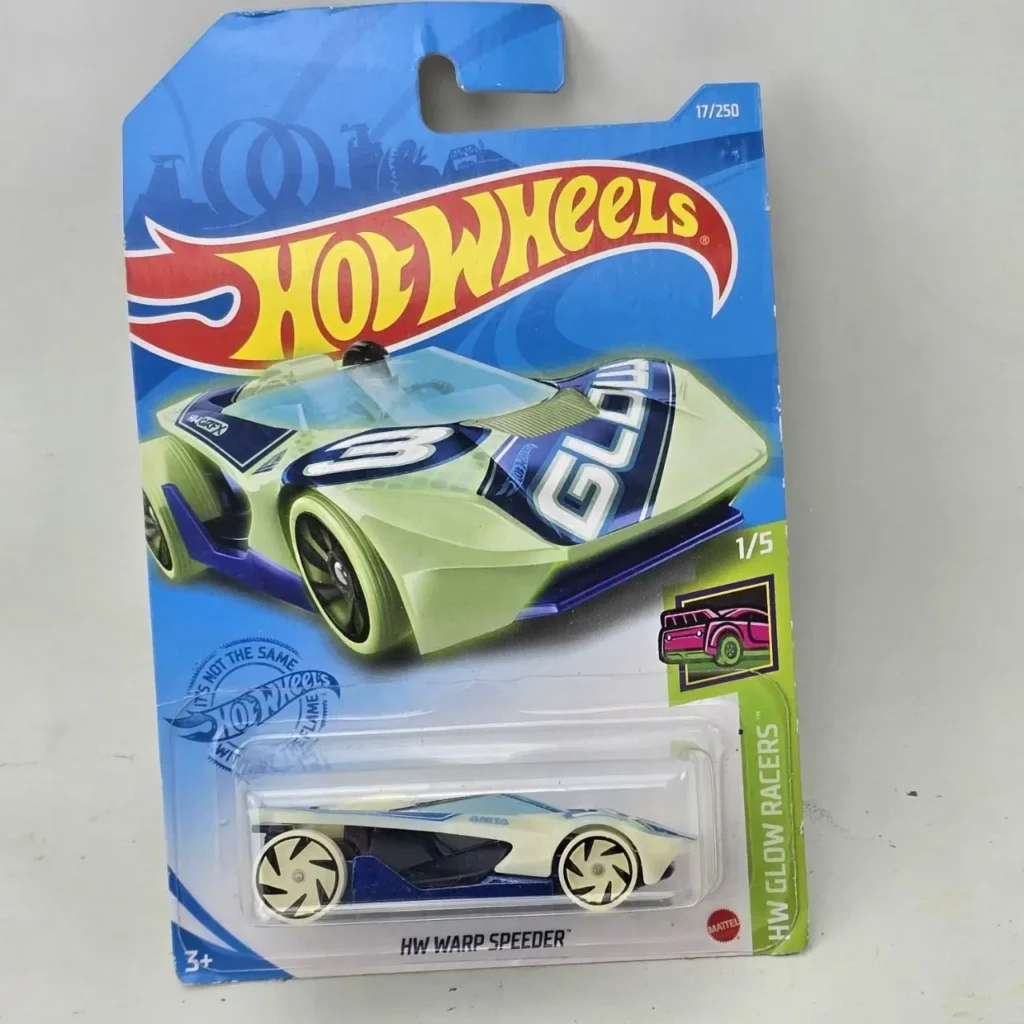 Hot Wheels HW Warp Speeder blanco y azul, serie HW Glow Racers, en empaque sellado. by Remates Narvaja