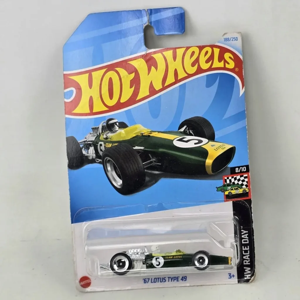 Hot Wheels '67 Lotus Type 49 die-cast race car en empaque. by Remates Narvaja