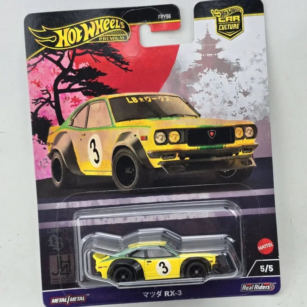 Hot Wheels Premium Mazda RX-3 amarillo y negro con el número 3, de la serie Car Culture, en su empaque con temática japonesa. by Remates Narvaja