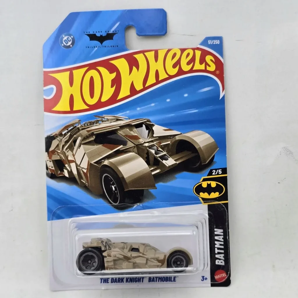 Hot Wheels The Dark Knight Batmobile color tan, nuevo en paquete. by Remates Narvaja