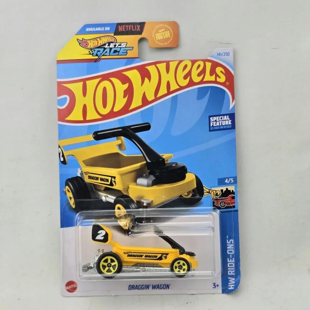 Coche de juguete Hot Wheels Draggin' Wagon amarillo de la serie HW Ride-Ons en su empaque. by Remates Narvaja