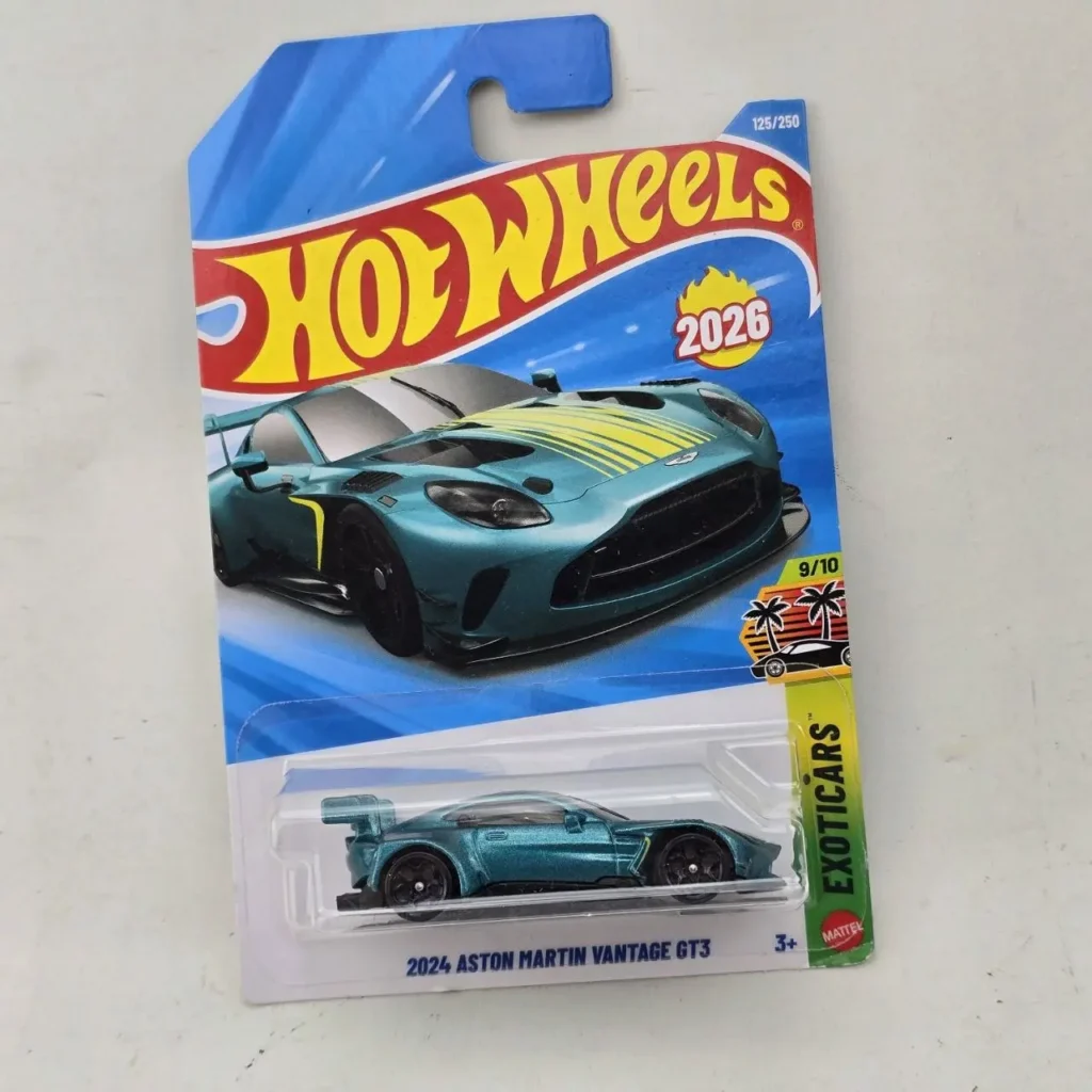 Hot Wheels 2026 Exoticars 2024 Aston Martin Vantage GT3 coche die-cast azul verdoso en su empaque original. by Remates Narvaja