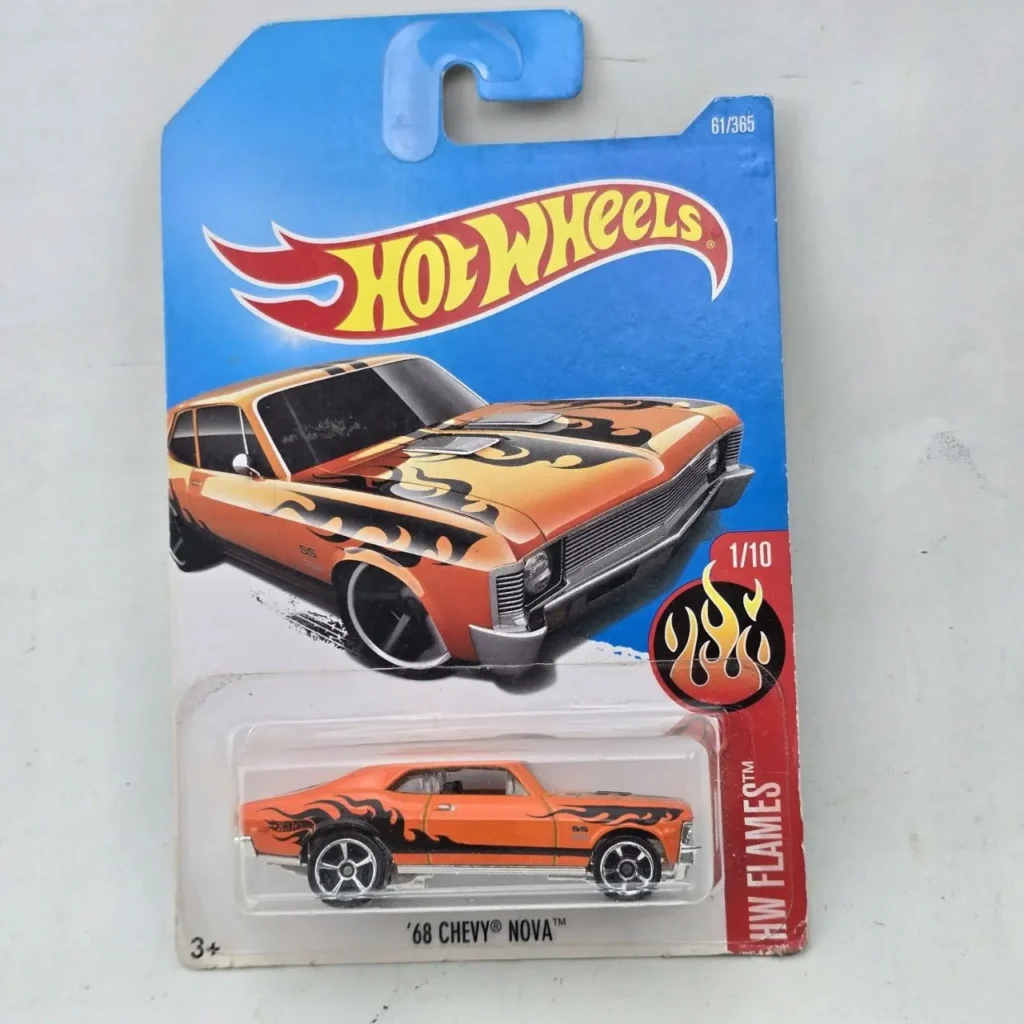 Hot Wheels '68 Chevy Nova naranja con llamas negras, serie HW Flames 1/10, en empaque sellado. by Remates Narvaja