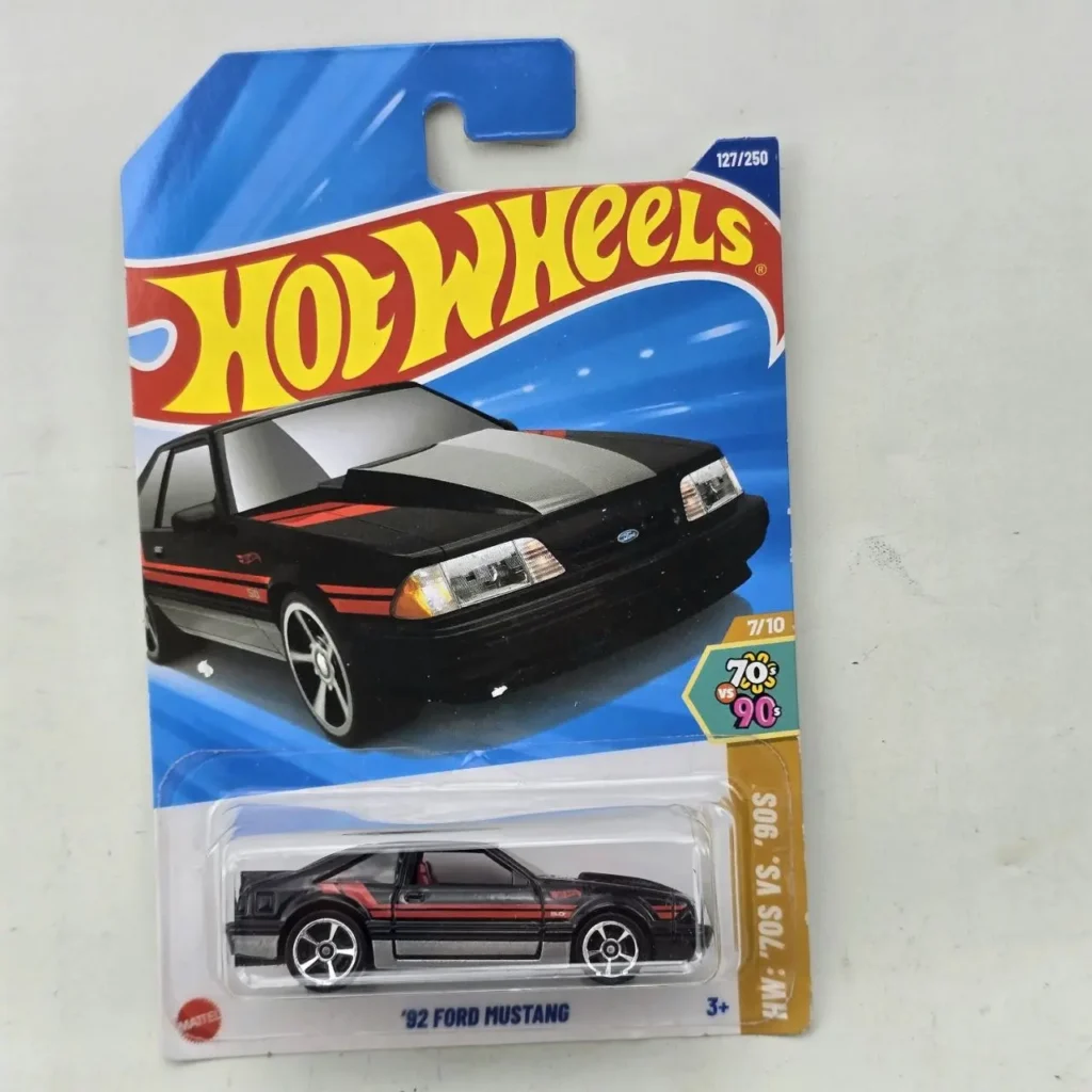 Hot Wheels '92 Ford Mustang (Foxbody) negro diecast en su empaque original. by Remates Narvaja