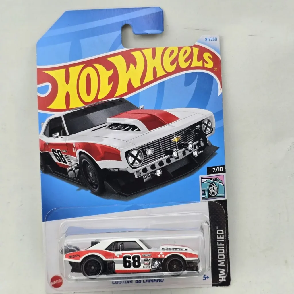 Hot Wheels Custom '68 Camaro blanco y rojo, serie HW Modified, en blister. by Remates Narvaja