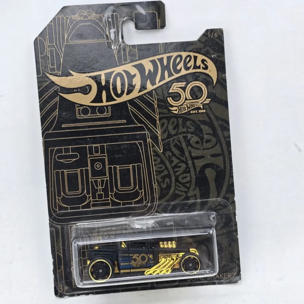 Hot Wheels Bone Shaker 50 aniversario negro y oro. by Remates Narvaja