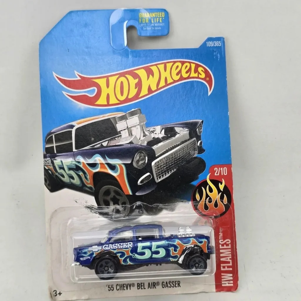 Hot Wheels '55 Chevy Bel Air Gasser azul con llamas, serie HW Flames, en su empaque original. by Remates Narvaja