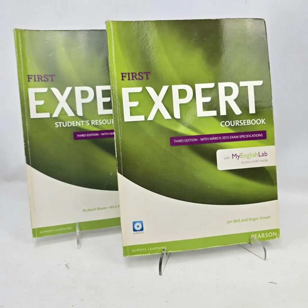 First Expert English Coursebook and Student's Resource books, Third Edition. by Remates Narvaja