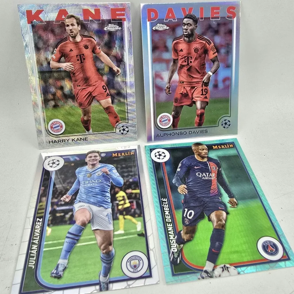 Cuatro tarjetas de fútbol coleccionables: Harry Kane, Alphonso Davies (Topps Chrome), Julián Álvarez, Ousmane Dembélé (Merlin). by Remates Narvaja