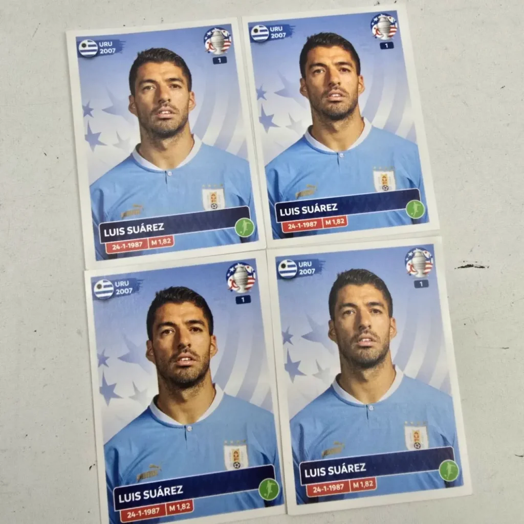 Cuatro cromos de fútbol de Luis Suárez de Uruguay 2007." by Remates Narvaja