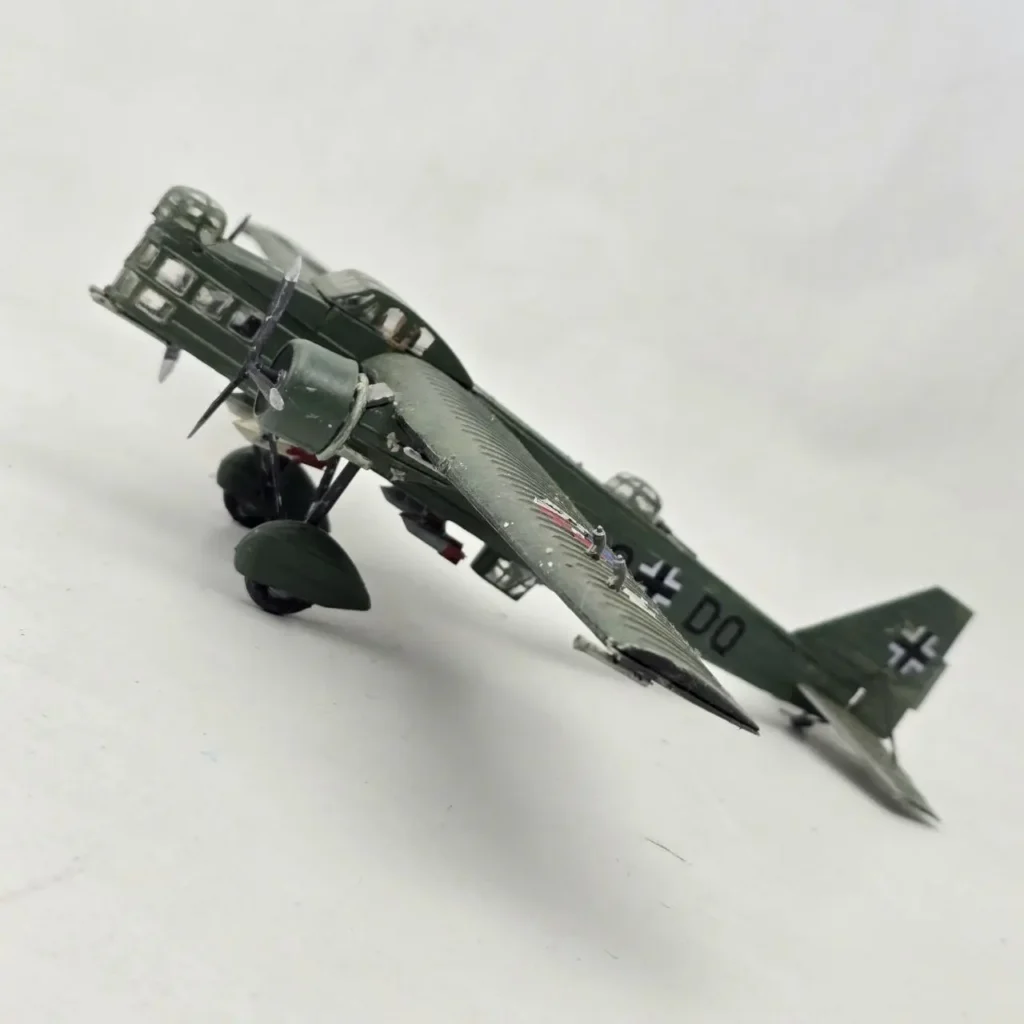 Maqueta de avión Junkers Ju 52 alemán de la Segunda Guerra Mundial, color verde. by Remates Narvaja