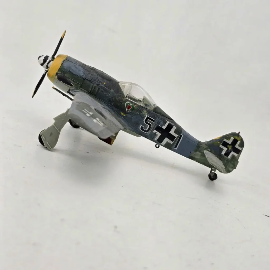 Maqueta de avión de caza alemán Focke-Wulf Fw 190 de la Segunda Guerra Mundial. by Remates Narvaja