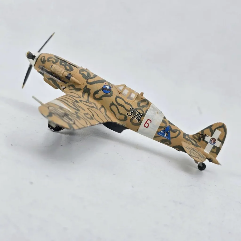 Modelo de avión de combate italiano de la Segunda Guerra Mundial con camuflaje desértico. by Remates Narvaja