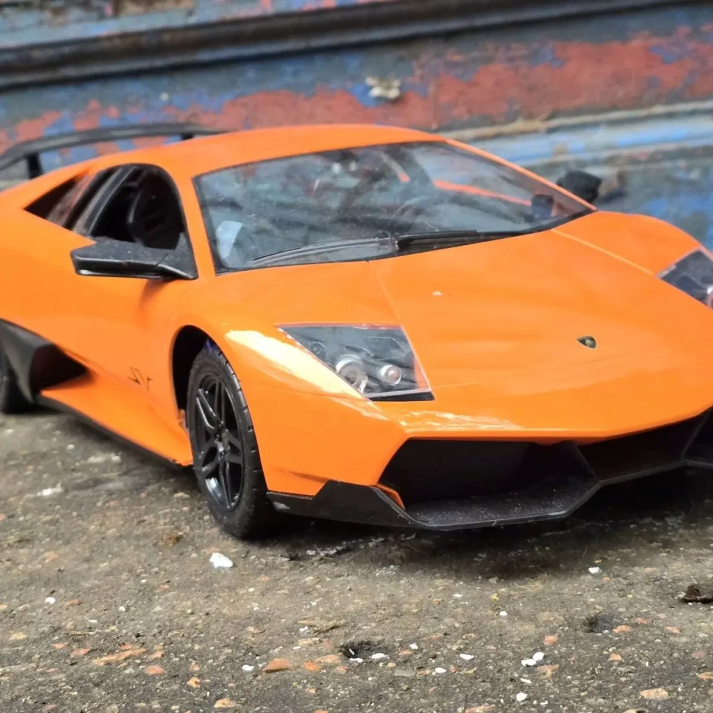 Modelo de coche deportivo Lamborghini Murciélago naranja. by Remates Narvaja