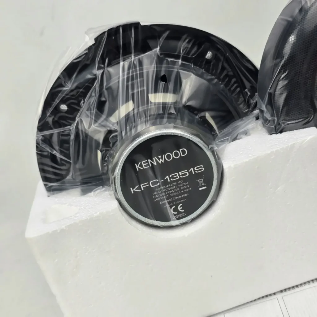 Altavoz Kenwood KFC-1351S para coche nuevo en su embalaje. by Remates Narvaja